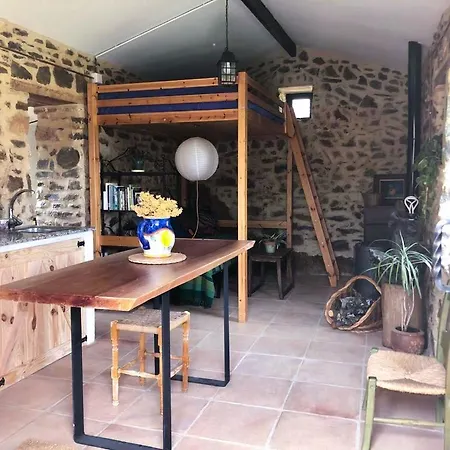 Casita De Piedra Azuel